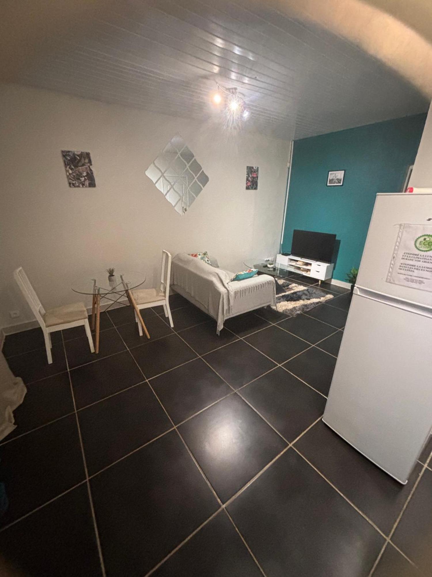 Sermie T2 Climatise Avec Piscine Куру Экстерьер фото